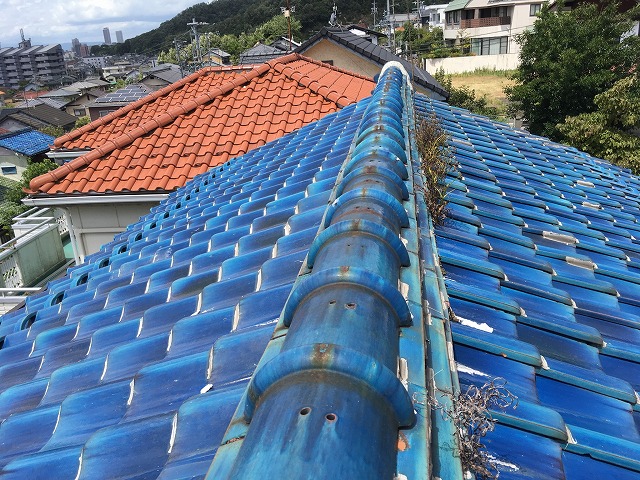 ラバーロックが見受けられる瓦屋根